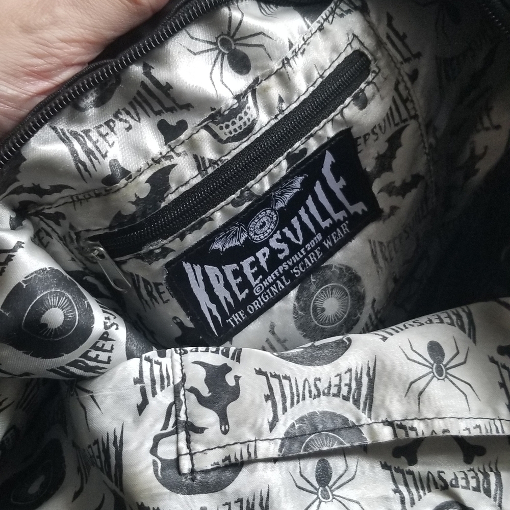 Kreepsville bat shoulder bag - Picture 6 of 10